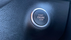 Volvo Xc40 2.0 B4P R DESIGN Pro 5dr Auto Petrol Estate